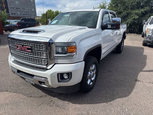 Used 2018 GMC Sierra 3500 Denali w/ Duramax Plus Package image 3