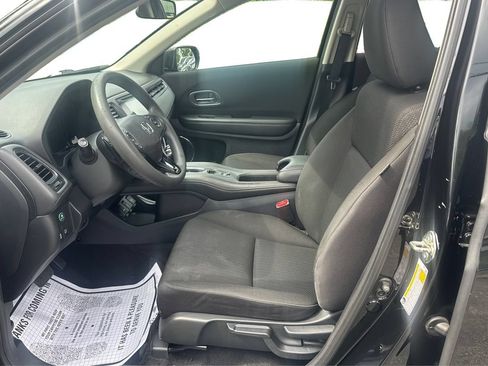Used 2017 Honda HR-V EX image 9