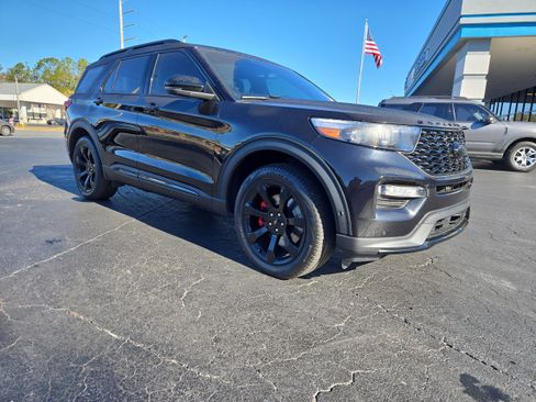 Used 2023 Ford Explorer ST w/ Equipment Group 401A image 2