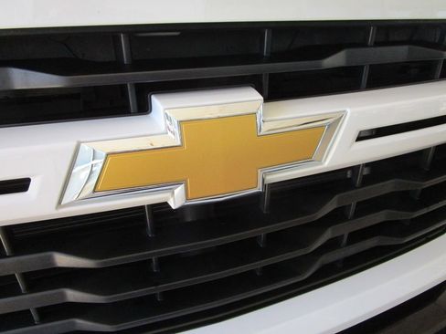 Used 2024 Chevrolet Silverado 2500 Custom w/ Custom Value Package AWD/4WD image 23