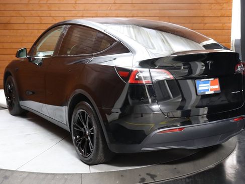 Used 2023 Tesla Model Y Long Range image 22