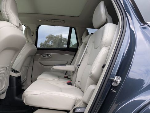 New 2026 Volvo XC90 T8 Ultra w/ Protection Package Premier AWD/4WD image 16