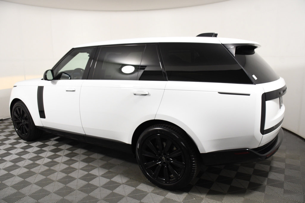 New 2027 Land Rover Range Rover Long Wheelbase SE AWD/4WD image 3