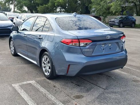 Used 2025 Toyota Corolla LE FWD image 3