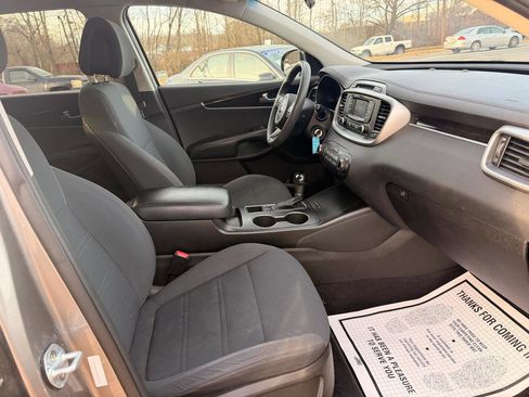 Used 2016 Kia Sorento LX image 20