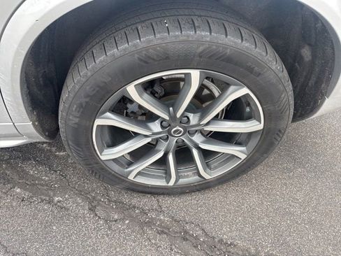 Used 2019 Volvo XC90 T5 Momentum w/ Multimedia Package image 21