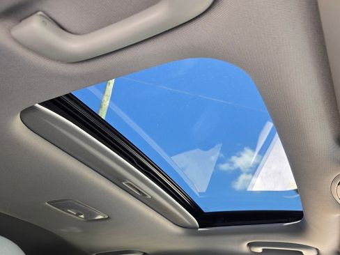 Used 2023 Hyundai Kona Limited image 18