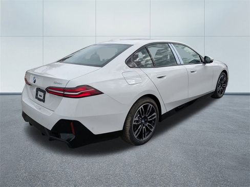 New 2026 BMW 530i xDrive 530i xDrive w/ M Sport Package image 3