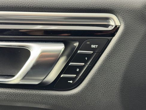 Used 2018 Porsche Macan image 17