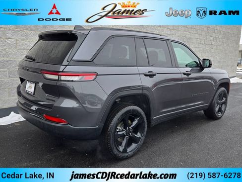 New 2025 Jeep Grand Cherokee Limited w/ Black Appearance Package AWD/4WD image 5