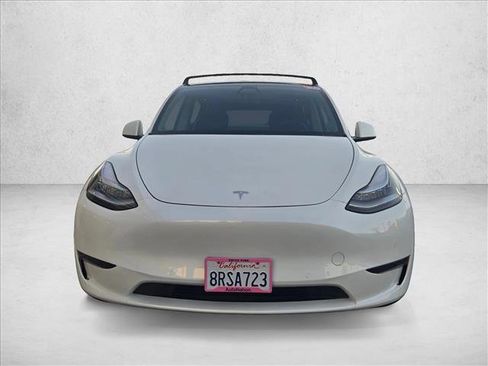 Used 2020 Tesla Model Y Long Range image 2