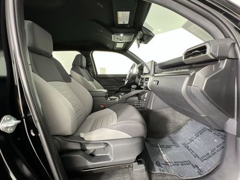 Used 2025 Toyota Tacoma TRD Sport image 28