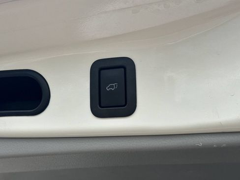 Used 2015 Toyota Highlander Limited AWD/4WD image 8