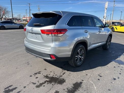 Used 2019 Toyota Highlander LE image 6