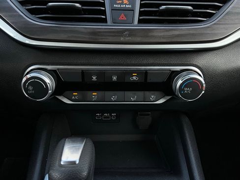 Used 2025 Nissan Altima 2.5 SV image 27