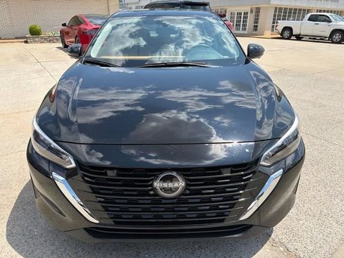 Used 2025 Nissan Sentra SV w/ SV Premium Package FWD image 3