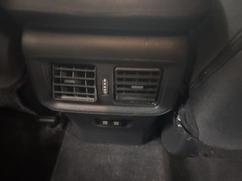 Used 2021 Toyota RAV4 XLE AWD/4WD image 27