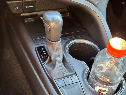 Used 2023 Toyota Camry SE image 11