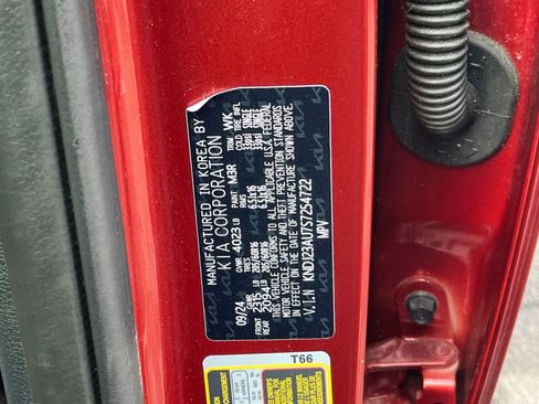 Used 2025 Kia Soul LX w/ LX Technology Package image 25