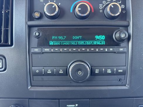 Used 2025 Chevrolet Express 3500 LT w/ LT Preferred Equipment Group RWD image 16