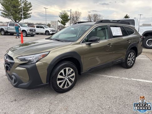 Used 2024 Subaru Outback Premium AWD/4WD image 14