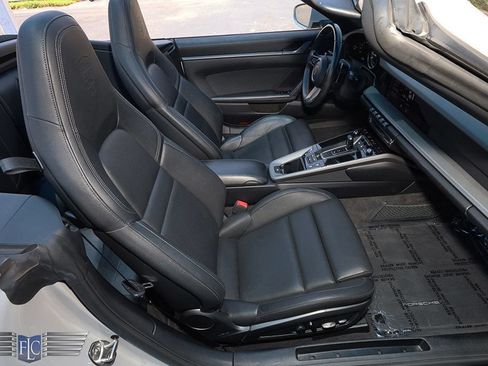 Used 2021 Porsche 911 Carrera image 19