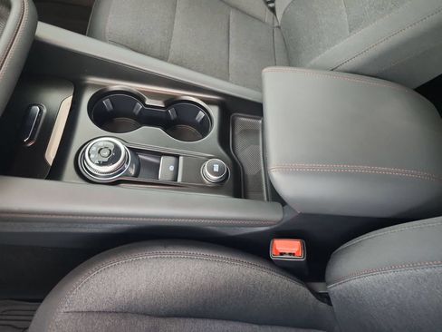 Used 2025 Ford Explorer Active AWD/4WD image 31