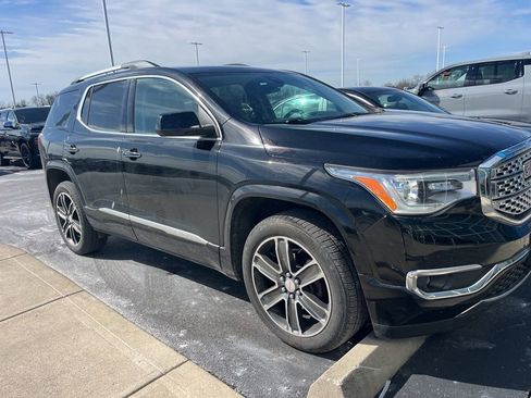 Used 2017 GMC Acadia Denali image 2