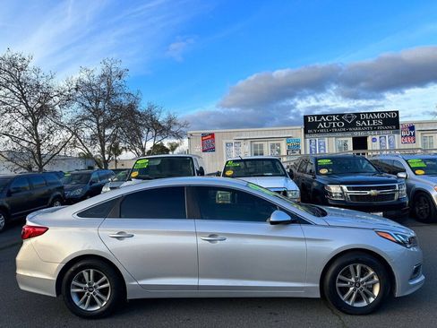 Used 2016 Hyundai Sonata SE FWD image 8