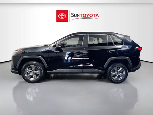 Used 2024 Toyota RAV4 XLE w/ Convenience Package image 7