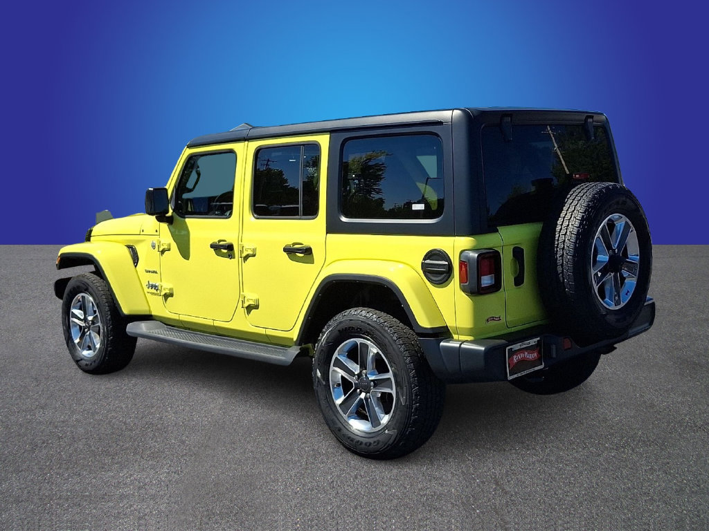 Used 2022 Jeep Wrangler Unlimited Sahara w/ Cold Weather Group AWD/4WD image 6