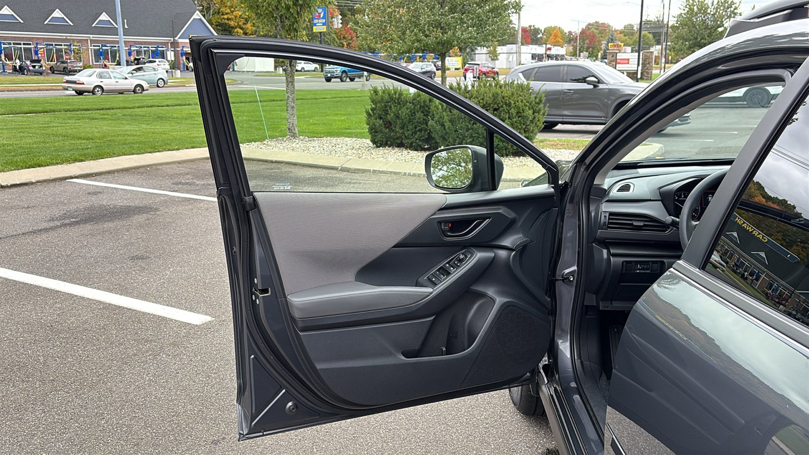 Used 2024 Subaru Crosstrek 2.0i Premium AWD/4WD image 8