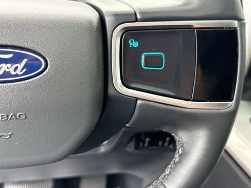 Used 2025 Ford Expedition Active RWD image 17