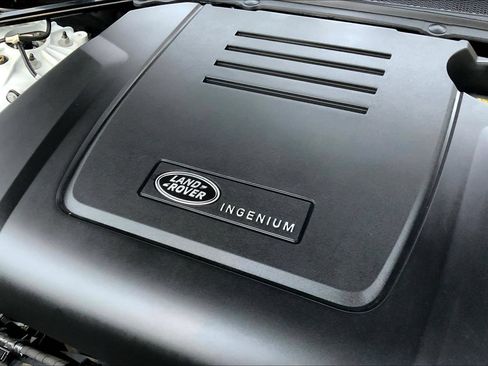 Certified 2025 Land Rover Discovery Dynamic SE AWD/4WD image 32