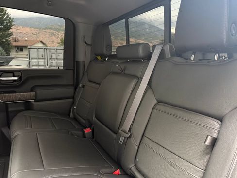 Used 2022 GMC Sierra 3500 Denali w/ Denali Black Diamond Edition AWD/4WD image 39
