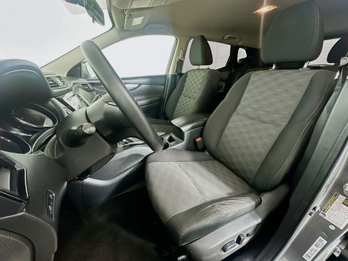 Used 2018 Nissan Rogue Sport SV image 13