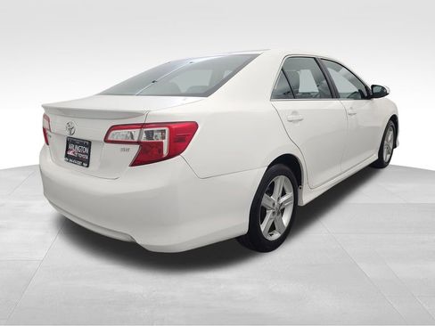 Used 2013 Toyota Camry SE image 4