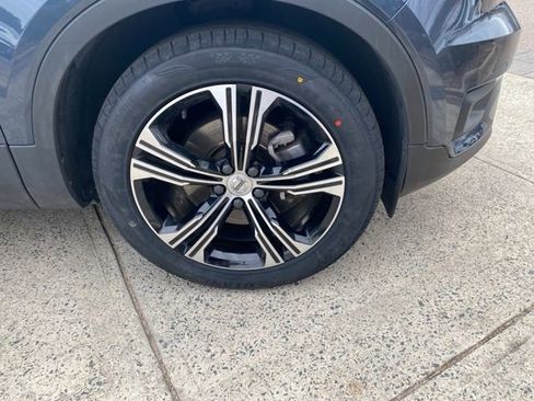 Used 2020 Volvo XC40 T5 Inscription image 23
