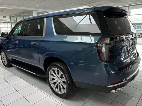 New 2026 Chevrolet Suburban Premier w/ Sun And Tow Package AWD/4WD image 9