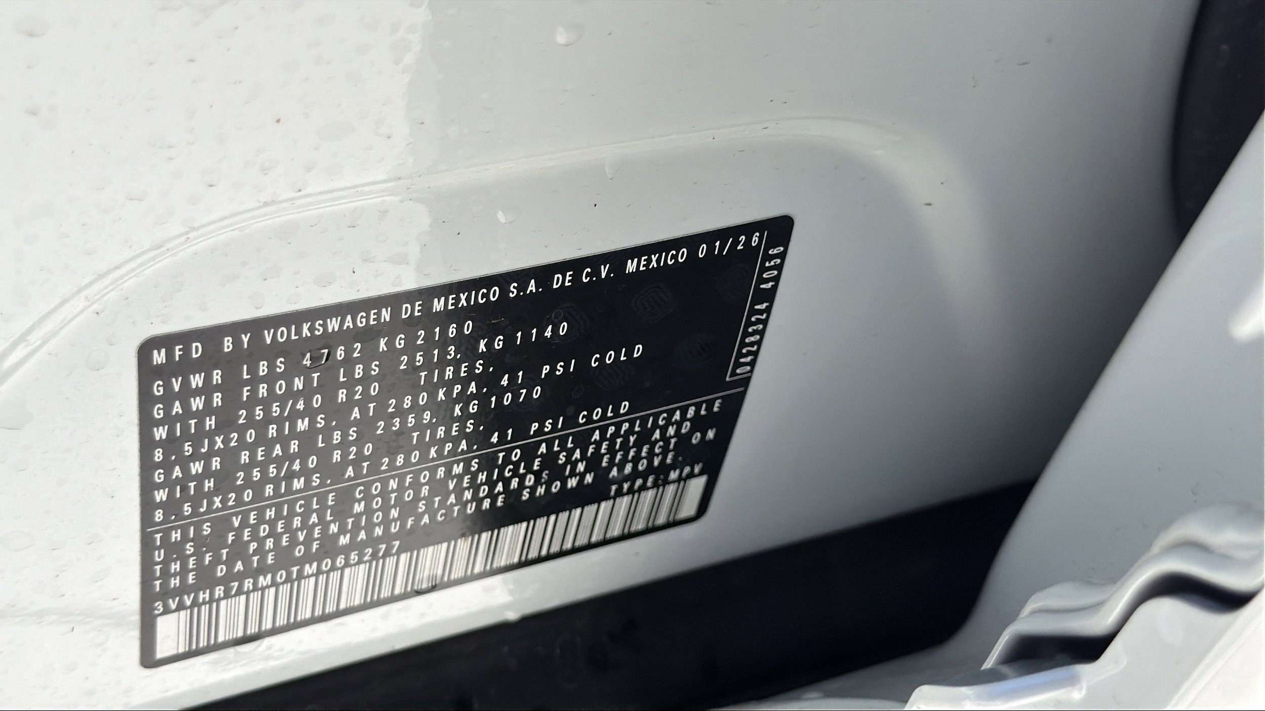 New 2026 Volkswagen Tiguan SE R-Line FWD image 32