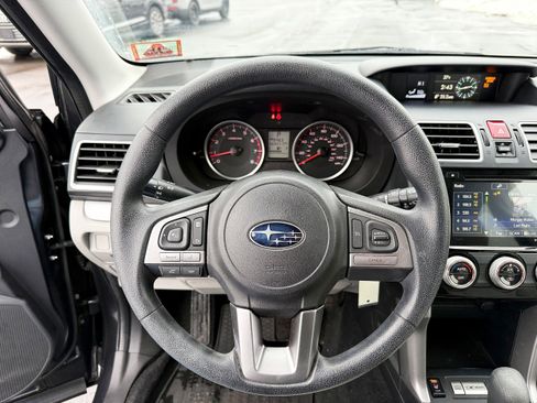 Used 2017 Subaru Forester 2.5i Premium w/ All-Weather Package image 14