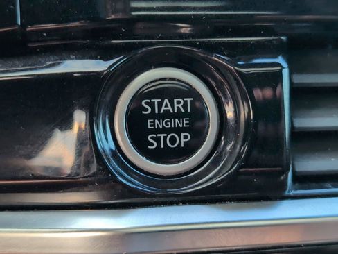 Used 2023 Nissan Pathfinder Platinum FWD image 27