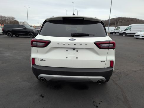 Used 2024 Ford Escape SE image 6