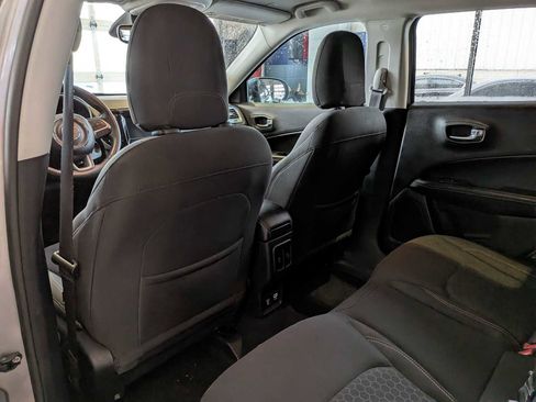 Used 2018 Jeep Compass Sport w/ Tech Group image 16