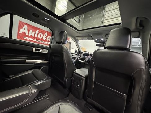 Used 2023 Ford Explorer XLT w/ Equipment Group 202A AWD/4WD image 15