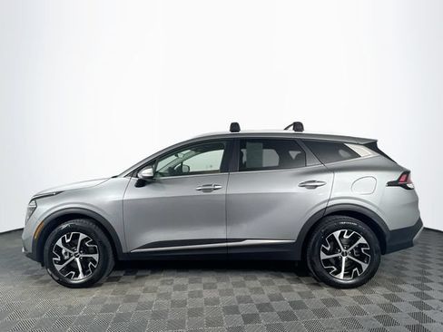 Used 2024 Kia Sportage EX AWD/4WD image 3