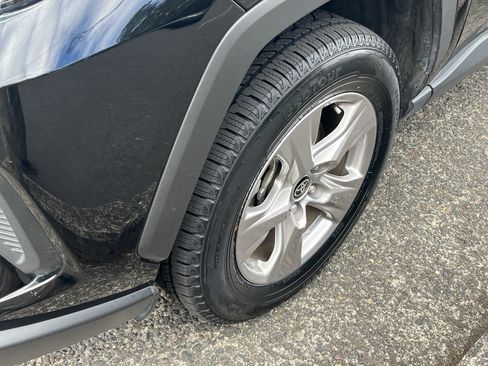Certified 2025 Toyota RAV4 XLE AWD/4WD image 9