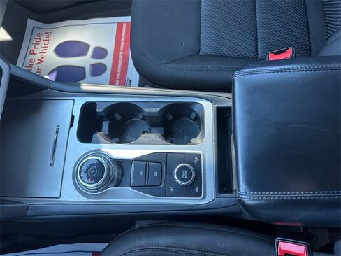 Used 2023 Ford Explorer XLT image 11