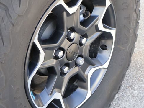 Used 2023 Jeep Wrangler Unlimited Rubicon 4xe w/ Dual Top Group image 38