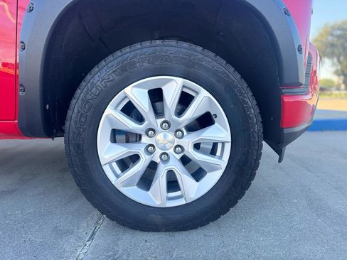 Used 2019 Chevrolet Silverado 1500 Custom image 16